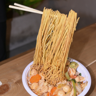 NGỰ PHONG MÌ